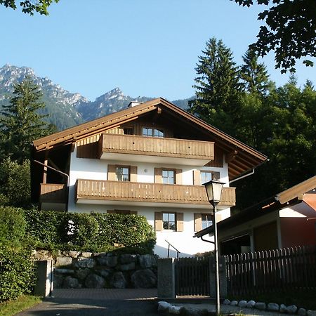 Ferienwohnung Almhuettenweg Dreitorspitze Гарміш-Партенкірхен Екстер'єр фото